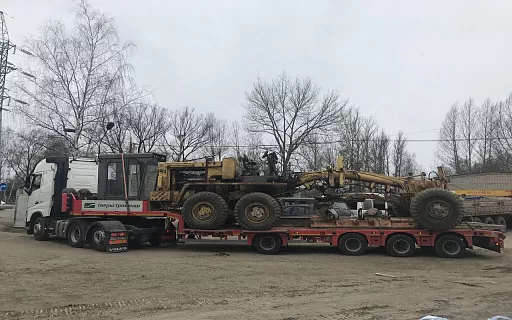 прицепной трал для перевозки спецтехники фото